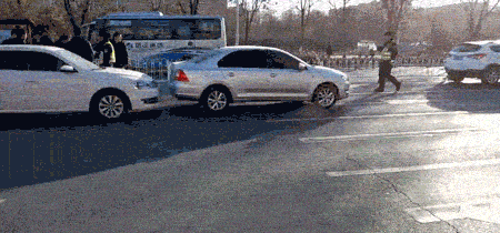 896e1c61e38444ea79cec093eb20f444.gif