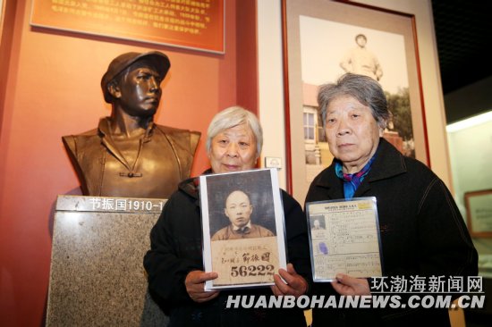 ��������Ӣ�۽���������Ƭ�������в����