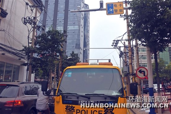 ��ɽ�������ţ���������ֹ��ת·�ڰ�װ������ͷ