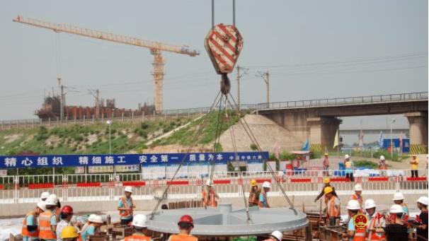 ��ɽ����·ת��T����������°�װ���