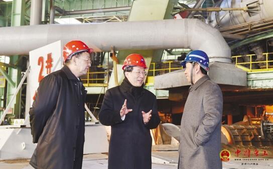 �����������е��м��