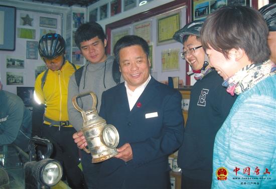 ��ɽ��·�����Ա���ż������衰��·������������